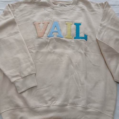 کرم نخدی ، گلدوزی برجسته بافت