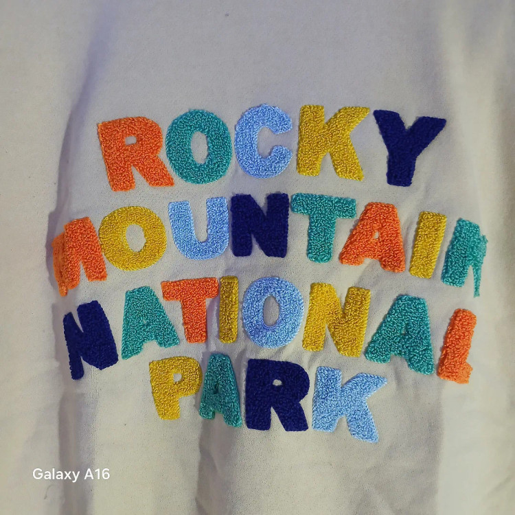 گلدوزی بافت برجسته